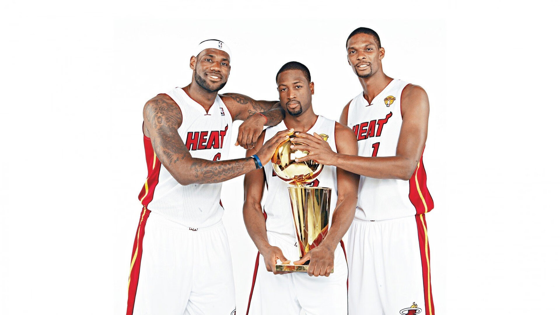 开云官网-欧冠决赛夜，快船提前终结悬念，独行侠的战术困局与未来启示